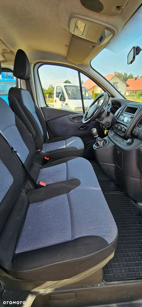 Opel Vivaro - 10