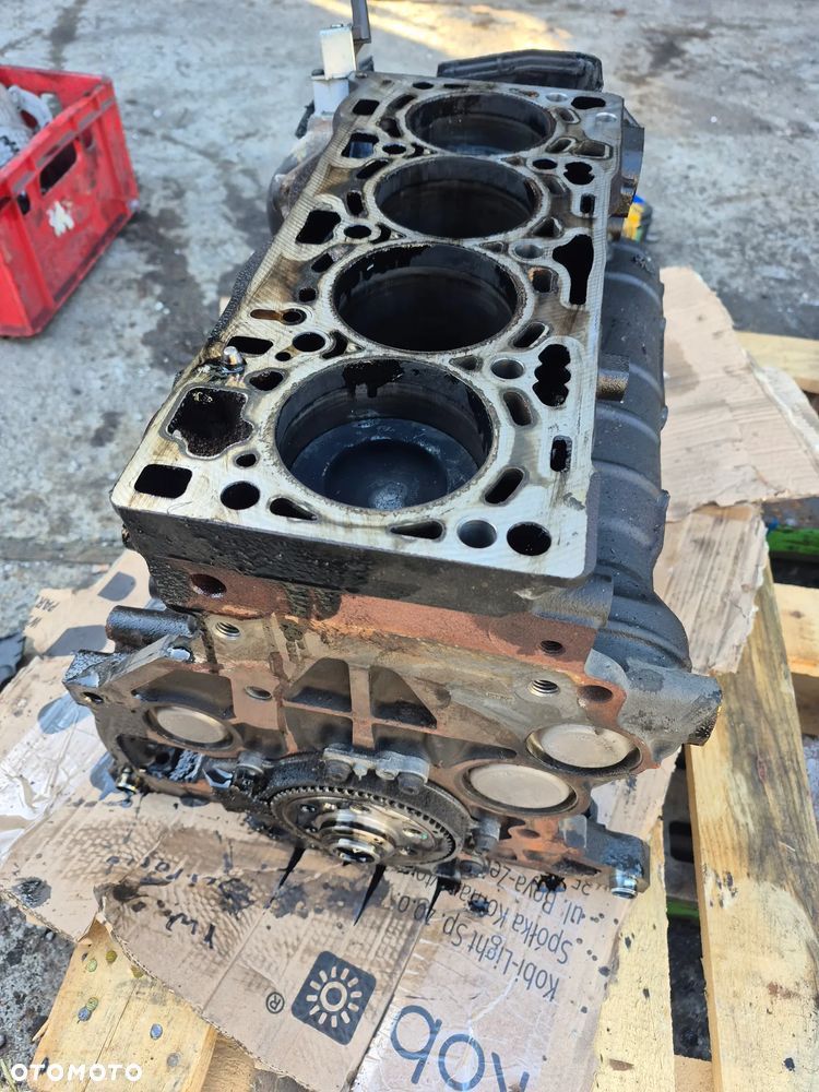 Blok silnika dół vw passat b8 2.0 tdi CRL - 3