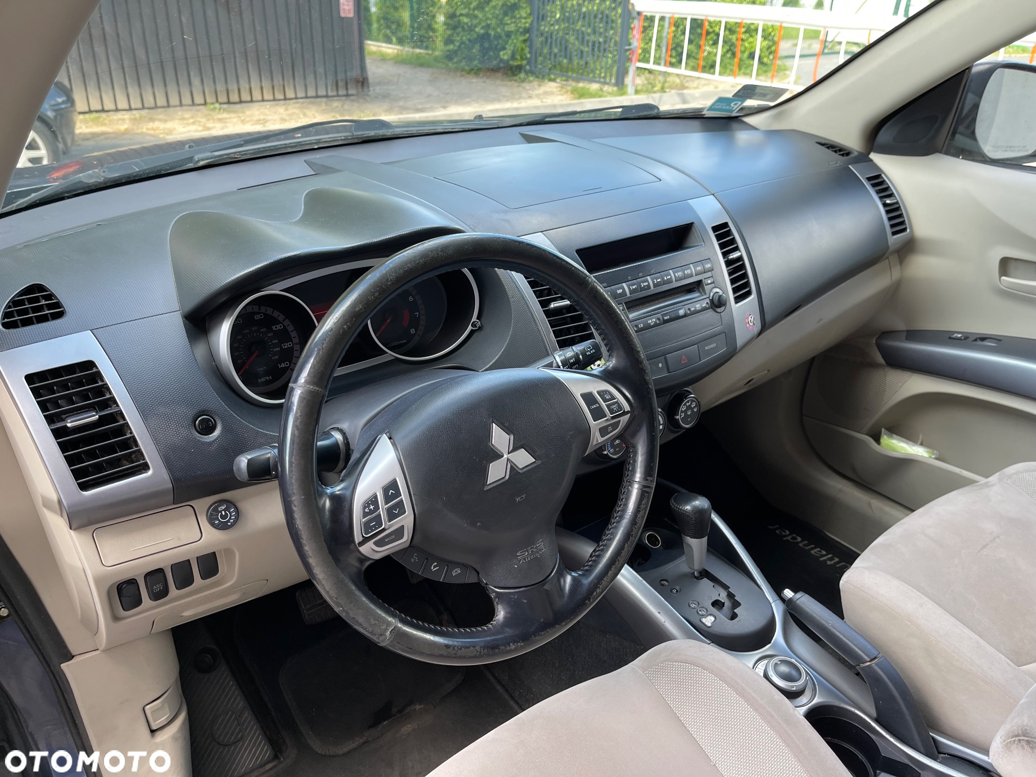 Mitsubishi Outlander 3.0 V6 XLS - 12