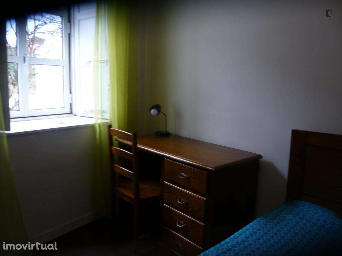 Quarto - localizado em Montes Claros Coimbra - Grande imagem: 2/11