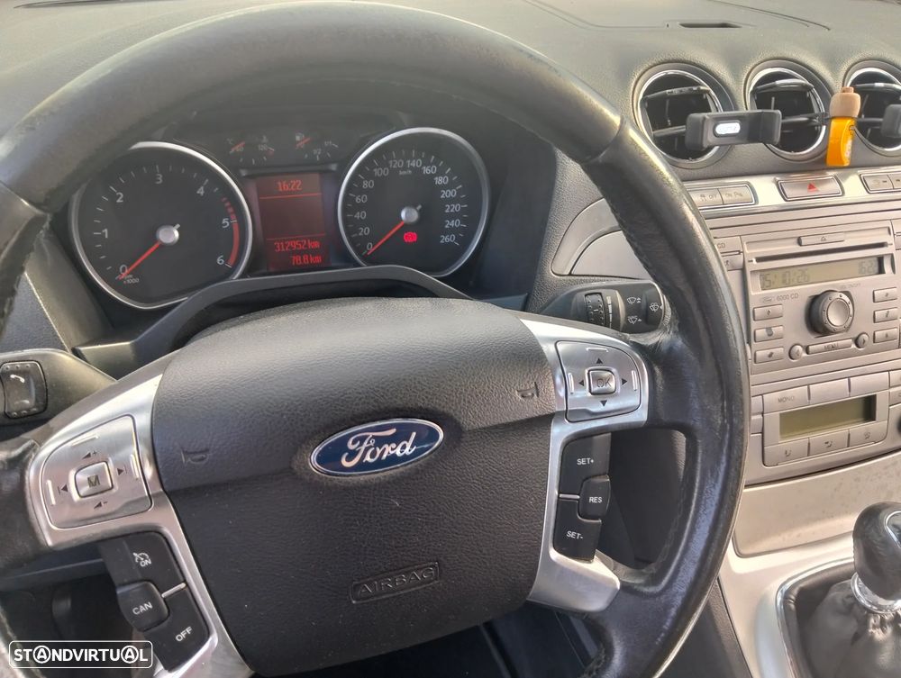 Ford S-Max - 4