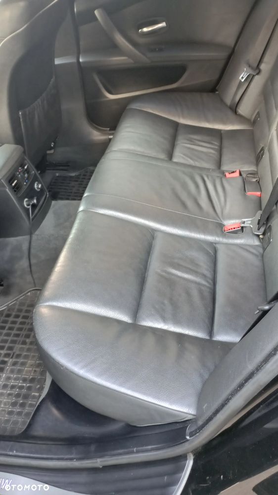 BMW Seria 5 523i - 7