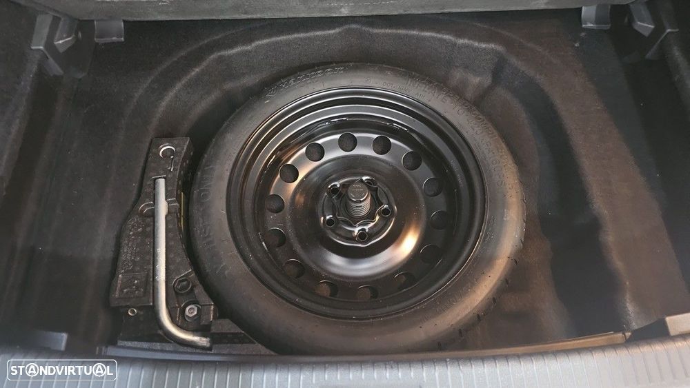 VW Golf 1.6 TDI Confortline - 30