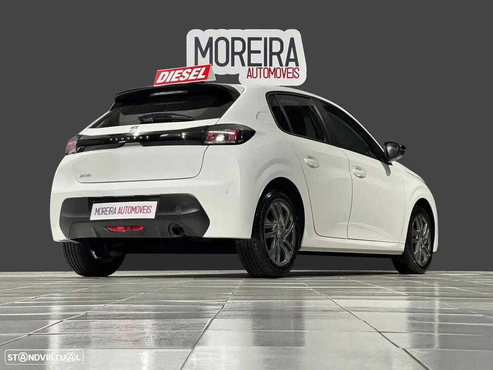 Peugeot 208 - 3