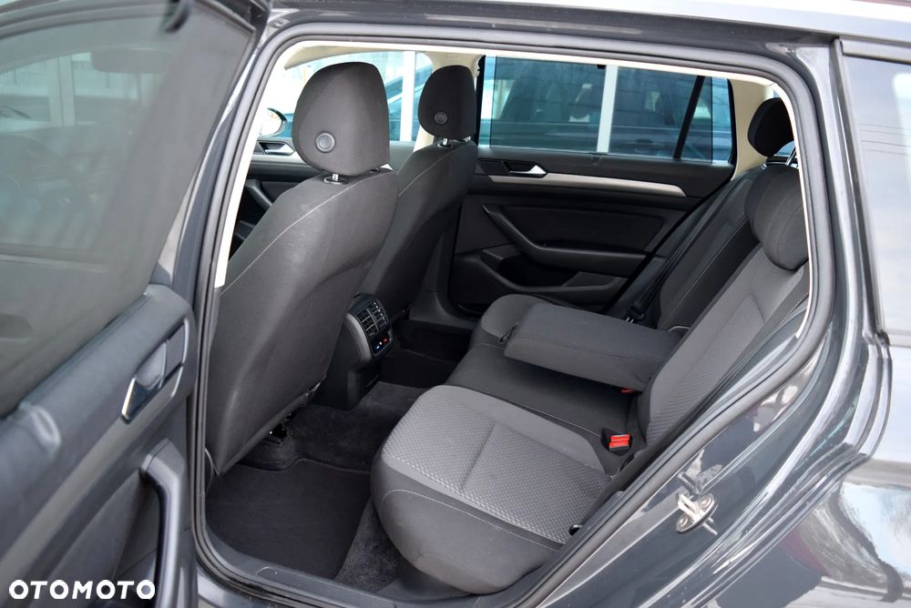 Volkswagen Passat 2.0 TDI (BlueMotion Technology) Comfortline - 8