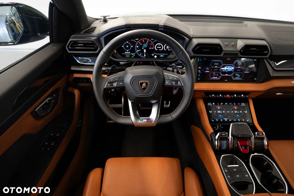 Lamborghini Urus - 16