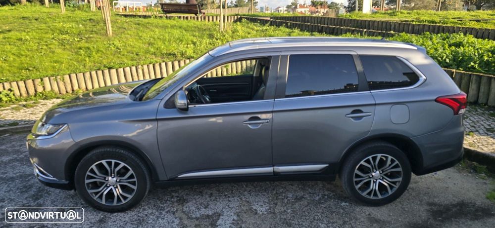 Mitsubishi Outlander 2.2 DI-D Instyle Navi - 3