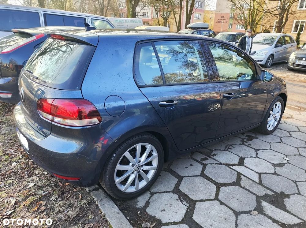 Volkswagen Golf 2.0 TDI DPF Highline - 4