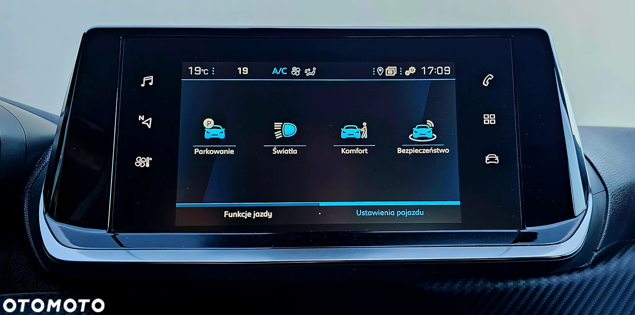 Peugeot 2008 1.2 PureTech Allure Pack S&S EAT8 - 22