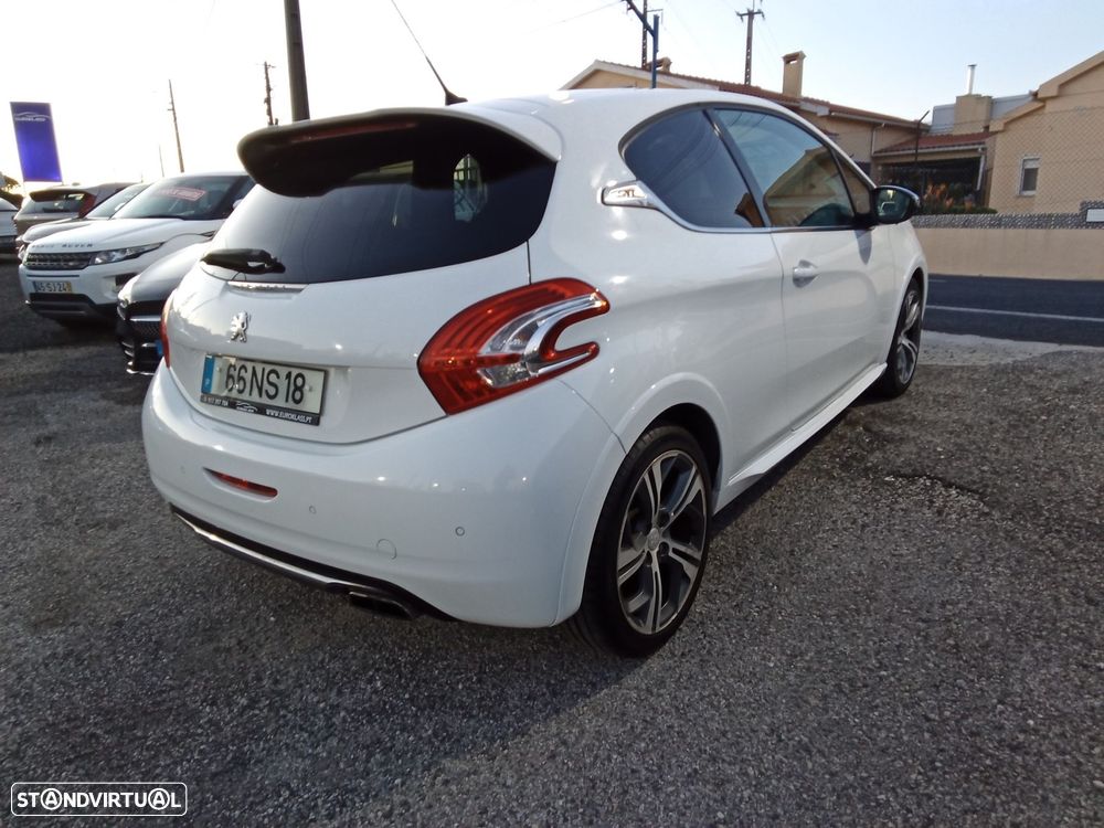 Peugeot 208 1.6 THP GTi - 11