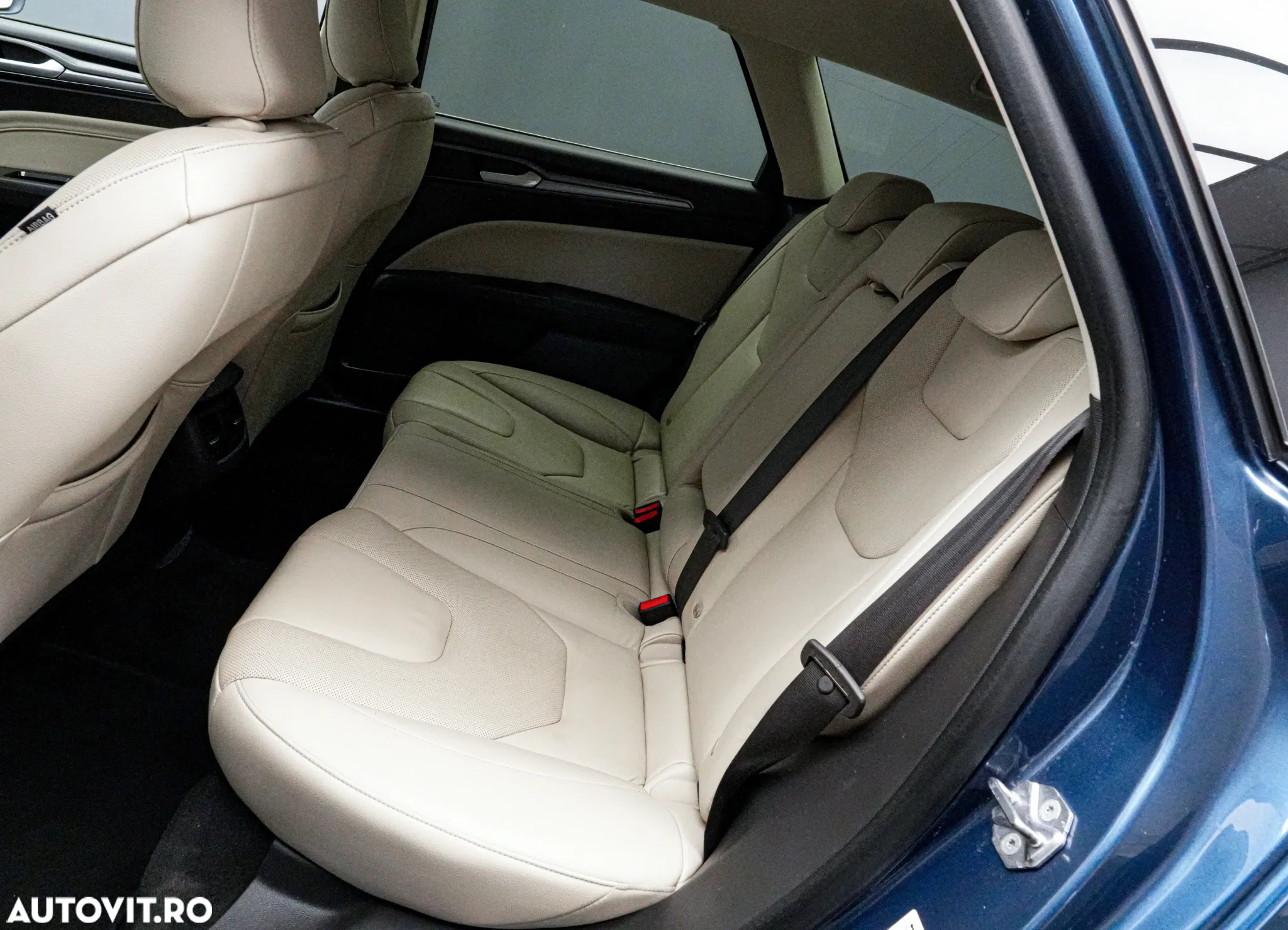 Ford Mondeo 2.0 HEV Titanium - 16