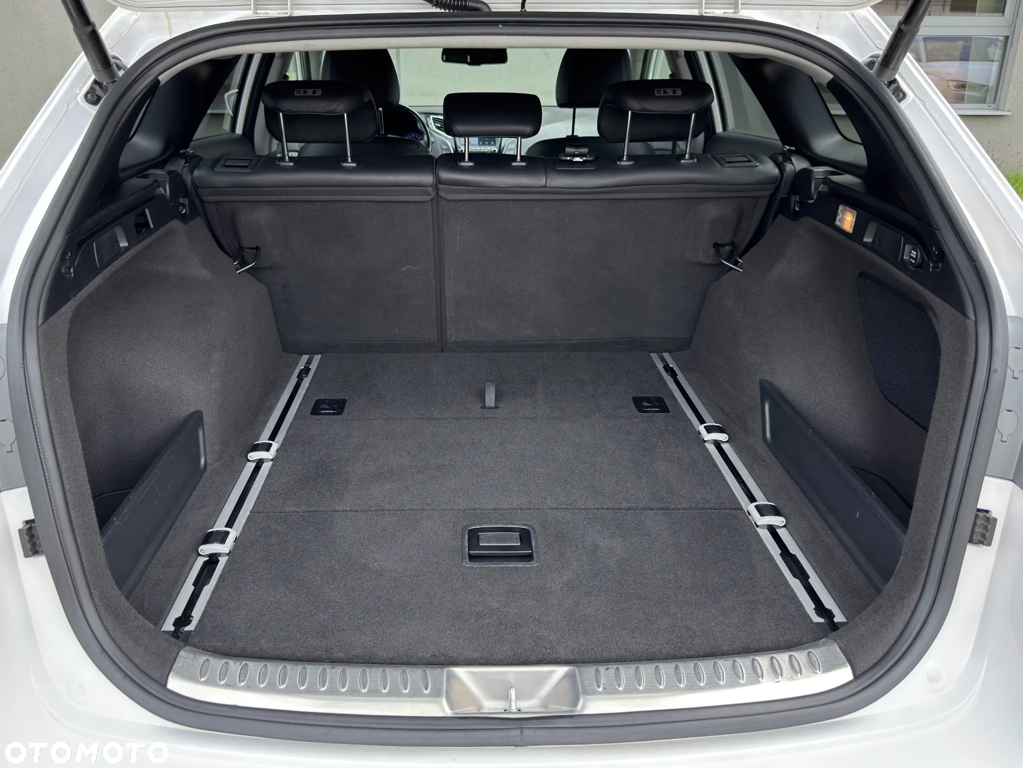 Hyundai i40 Kombi 1.7 CRDi DCT Premium - 13