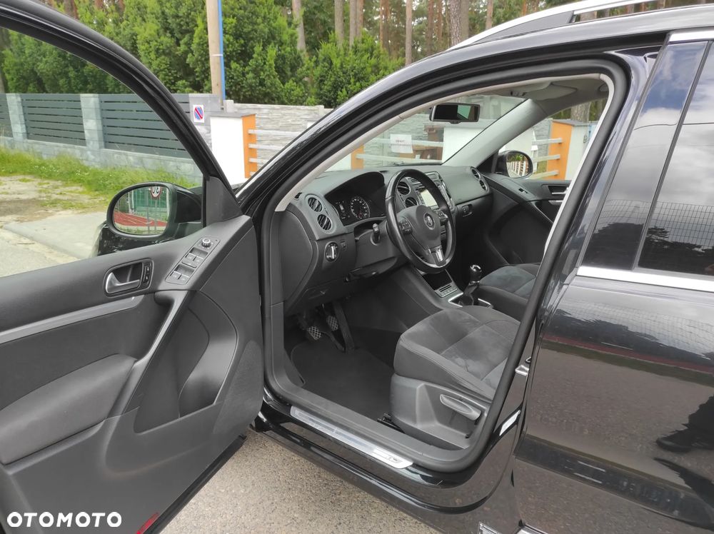 Volkswagen Tiguan 2.0 TDI 4Mot Perfectline R-Style - 9