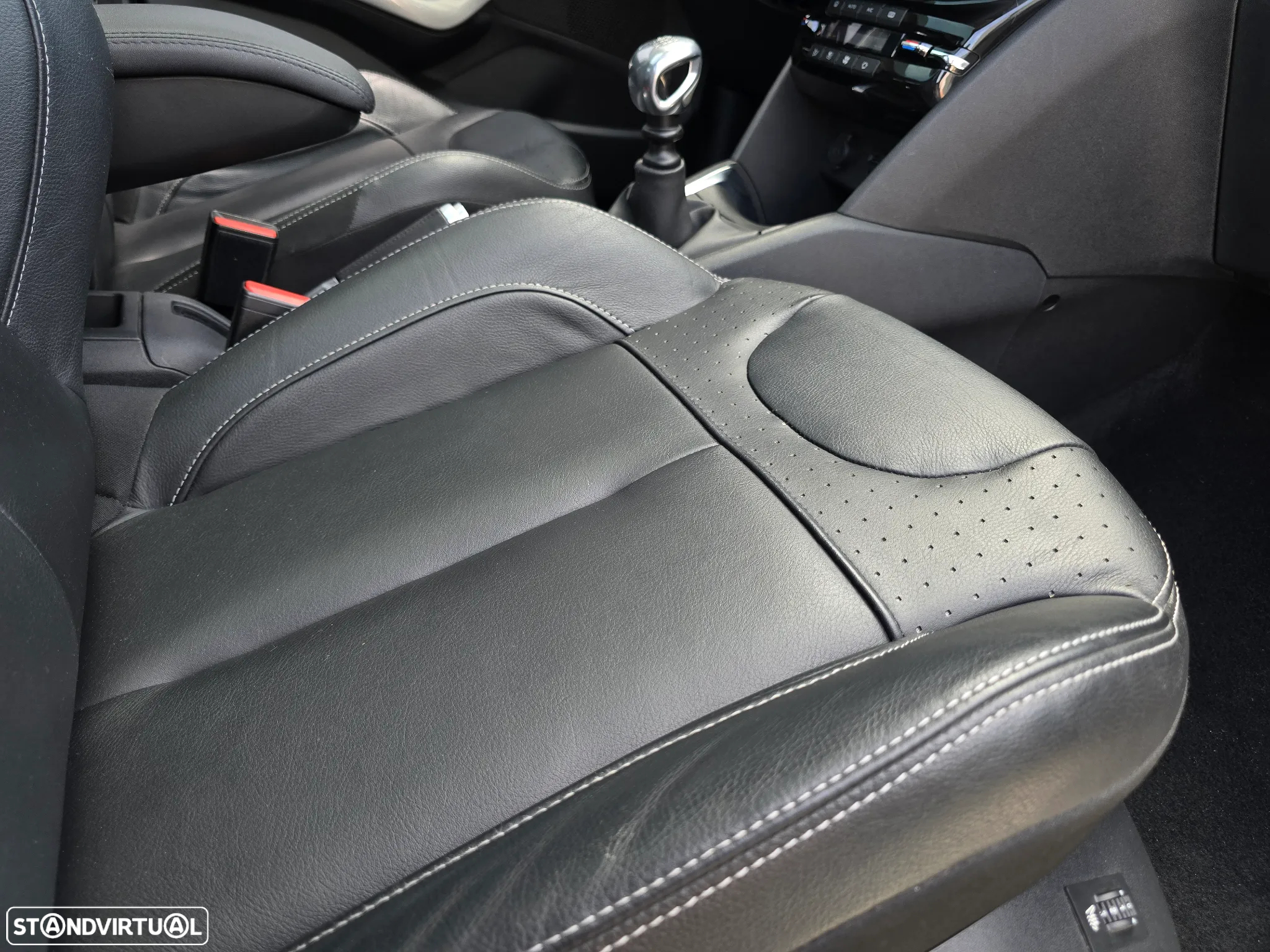 Peugeot 208 1.6 e-HDi Allure - 21