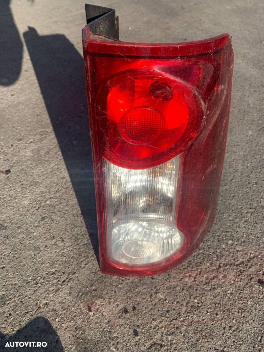Vand Stop dreapta Dacia Logan MCV, cod 8200864610, volan pe stanga - 1