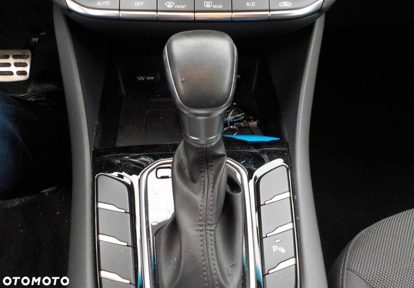 Hyundai IONIQ - 32