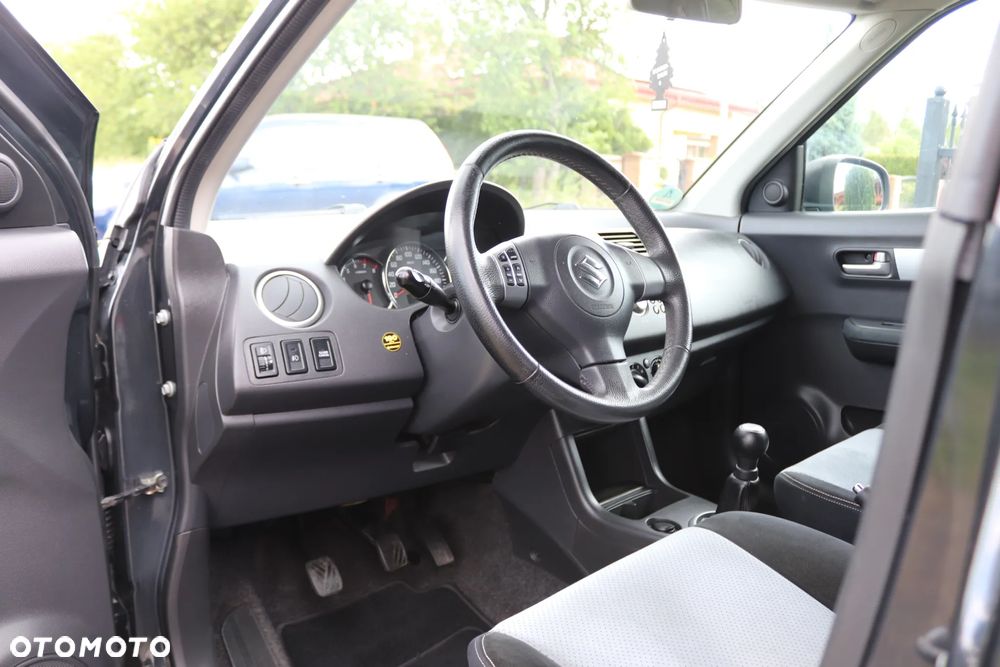 Suzuki Swift 1.3 Club dance - 28