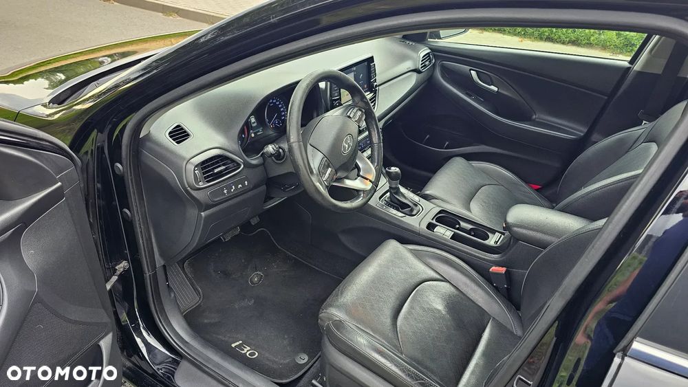 Hyundai i30 1.4 T-GDI Premiere Luxury DCT - 19