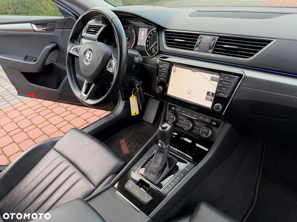 Skoda Superb 2.0 TDI DSG Sportline - 23