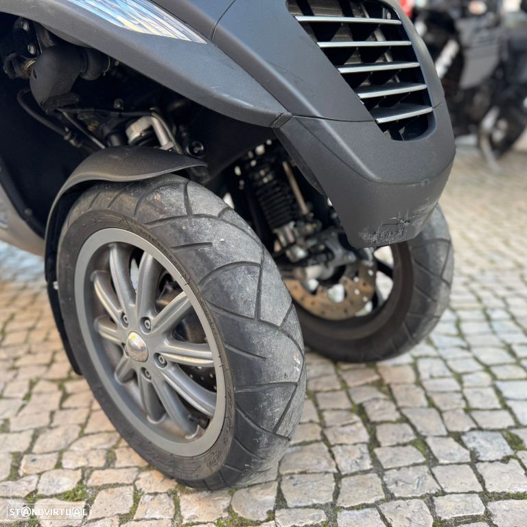 Piaggio MP3 250 - 11