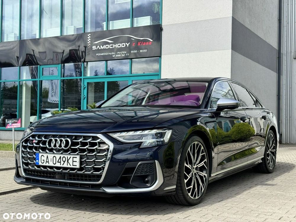 Audi S8 - 2