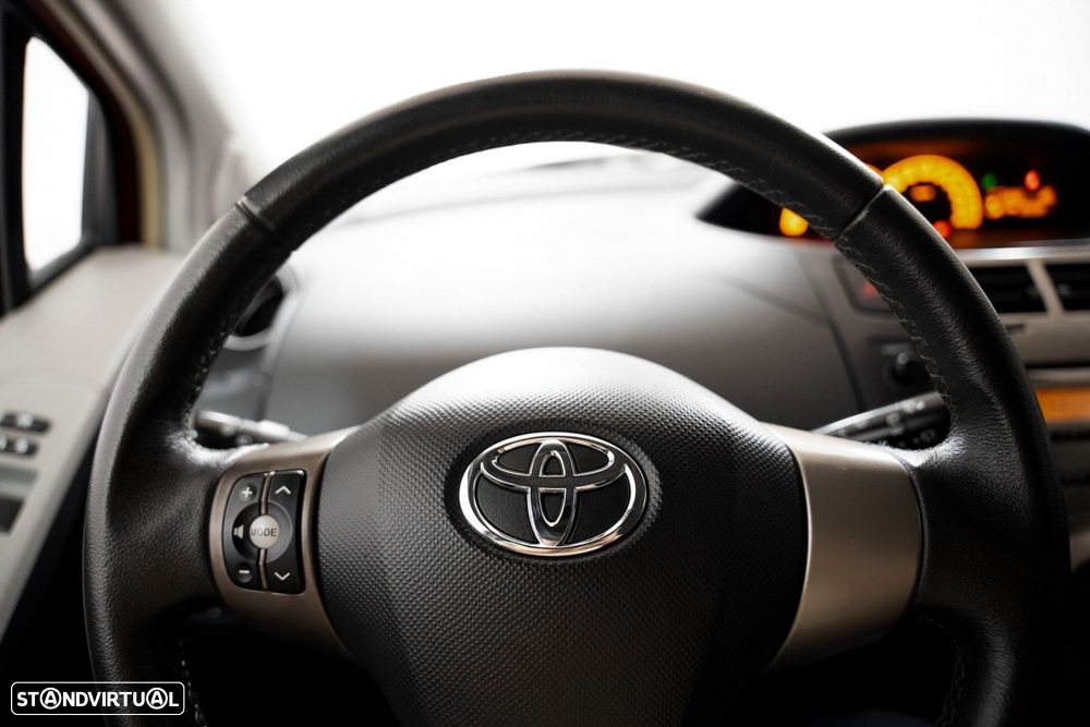 Toyota Yaris 1.0 VVT-i Sol+AC - 11