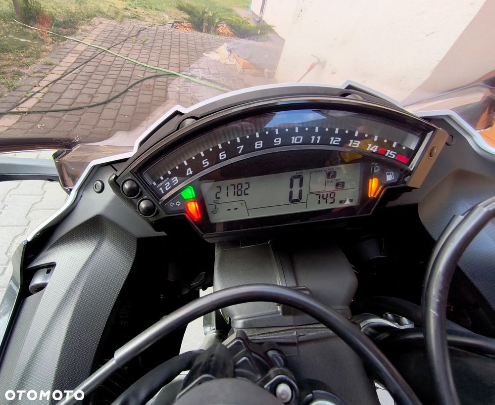 Kawasaki ZXR - 7