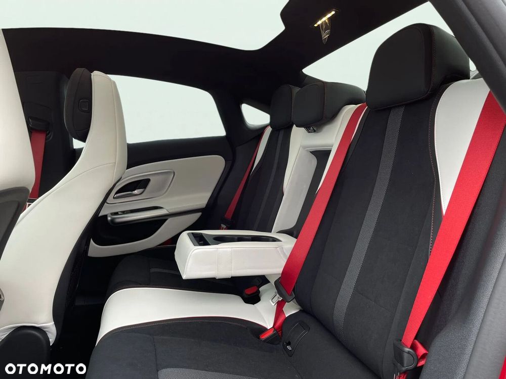 Mercedes-Benz CLA - 16