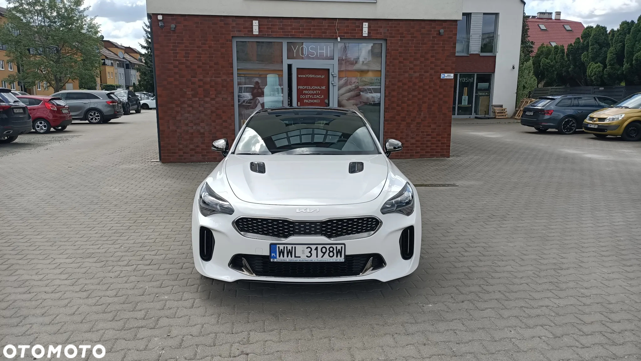 Kia Stinger - 8