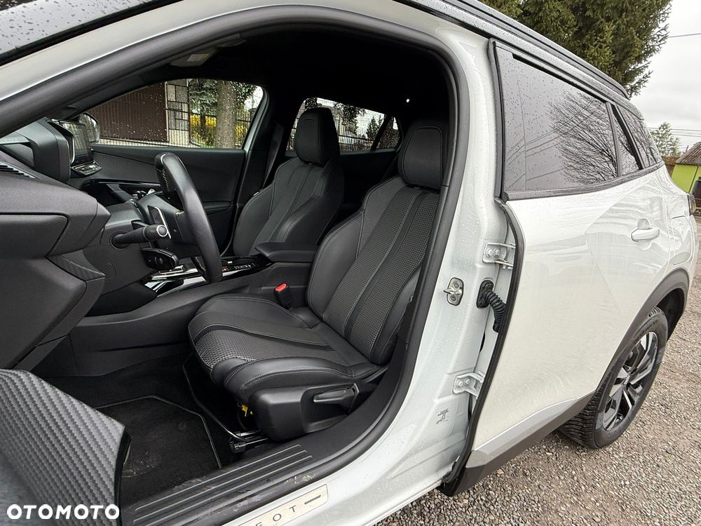 Peugeot 2008 PureTech 130 EAT8 GT Pack - 11