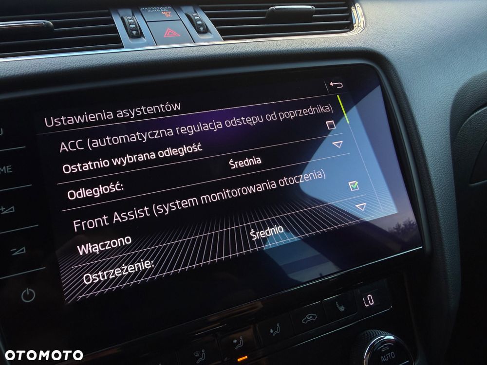 Skoda Octavia 2.0 TSI RS Challenge 245 DSG - 25