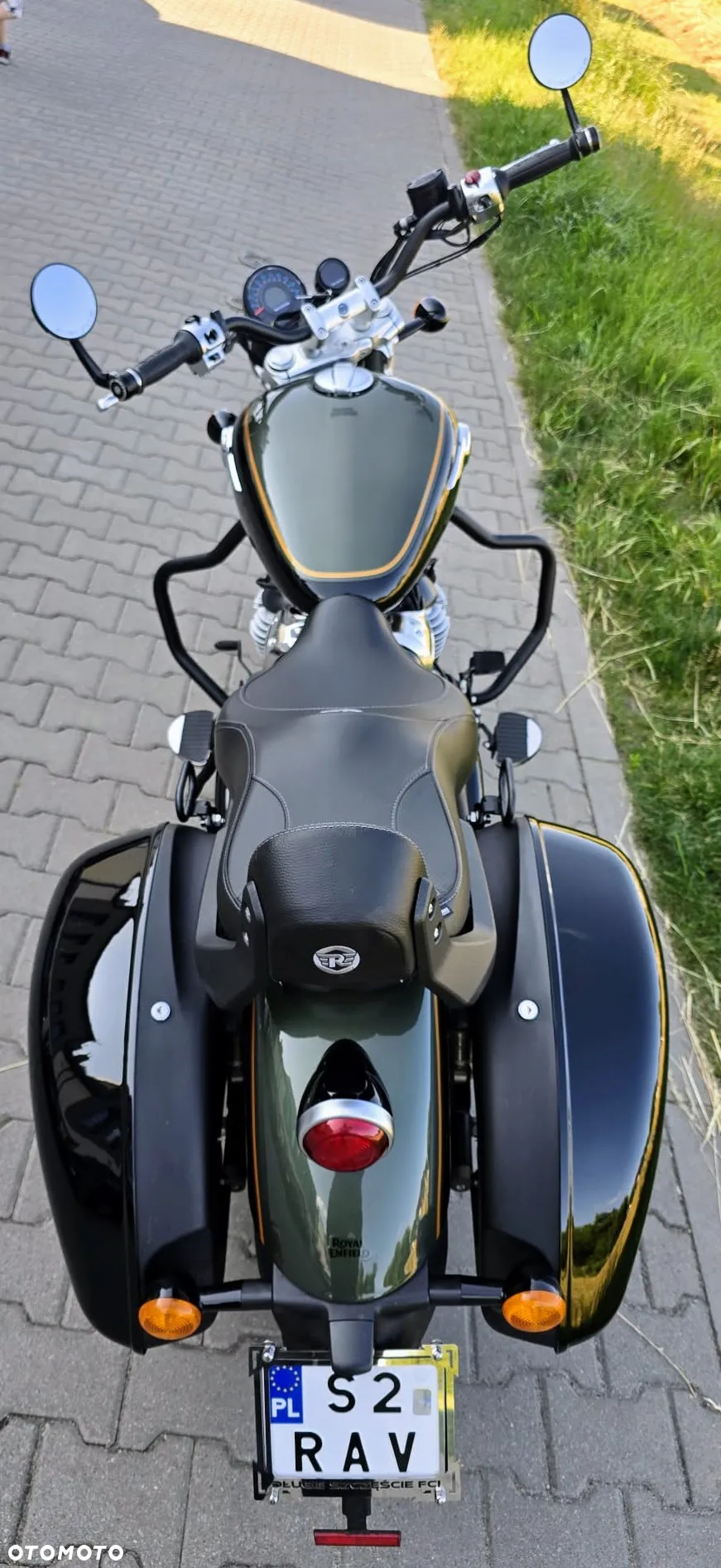Royal Enfield Super Meteor - 9