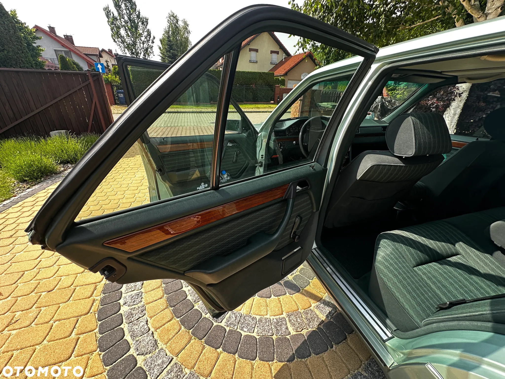 Mercedes-Benz W124 (1984-1993) - 17