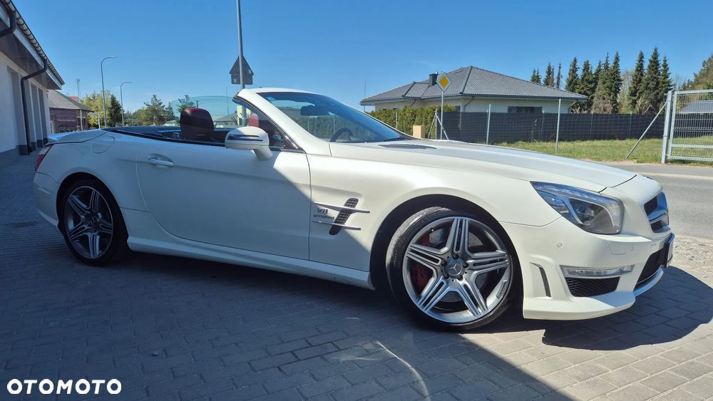 Mercedes-Benz SL 63 AMG - 9