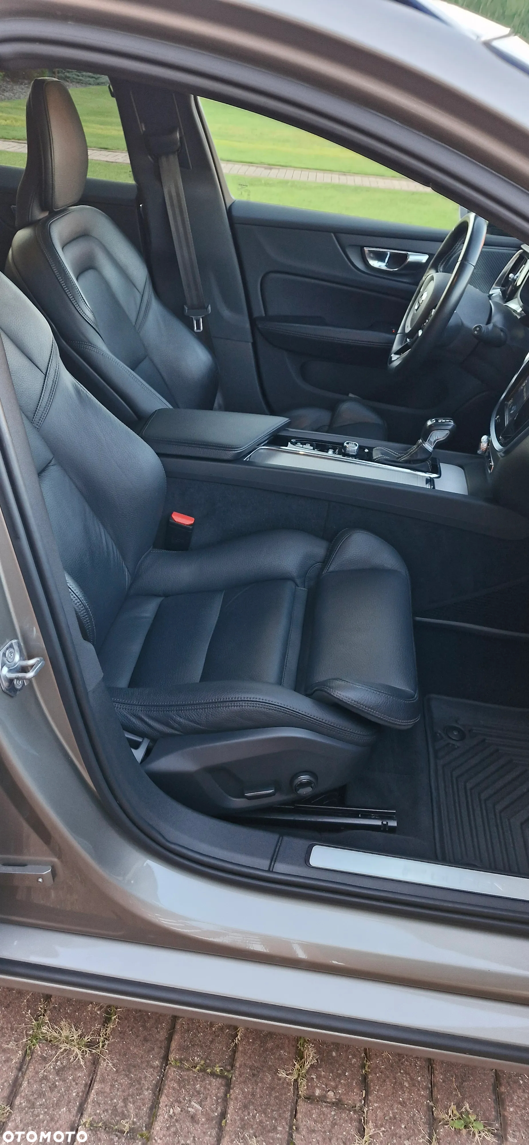 Volvo V60 D3 R-Design - 10