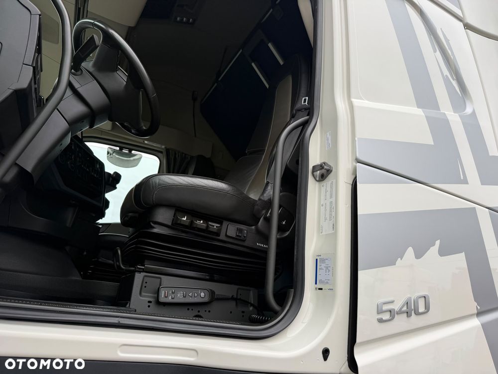 Volvo FH 540 /RETARDER/PODUSZKA P+T/SKÓRY/NAVI/FULL LED/ON 1420 L - 26