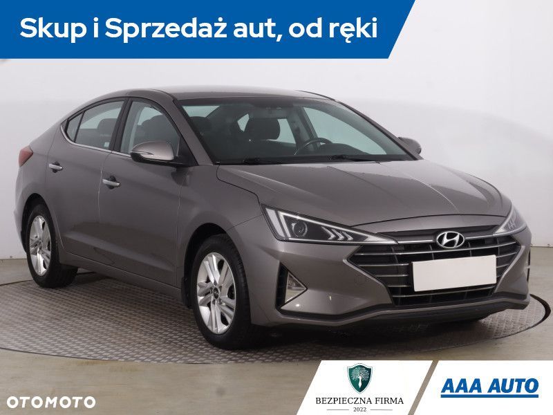 Hyundai Elantra - 3