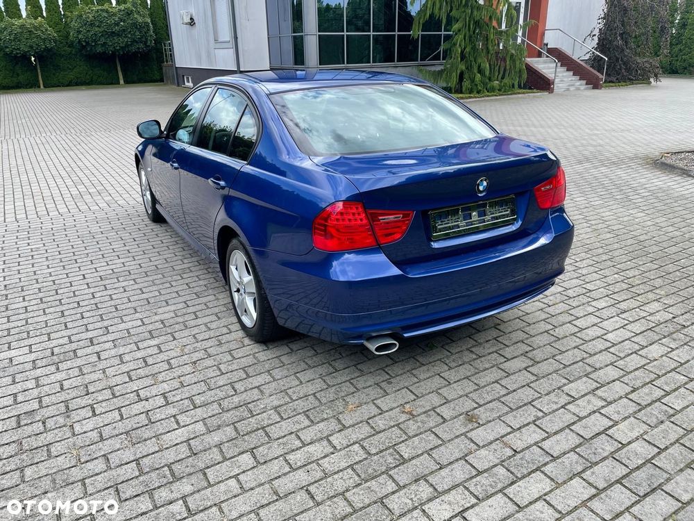 BMW Seria 3 318i - 10