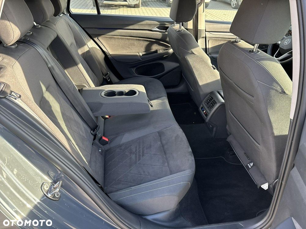 Volkswagen Golf 1.5 TSI EVO Style - 17