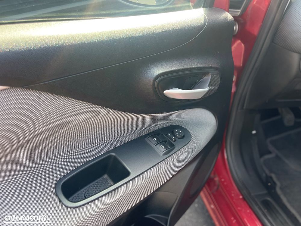 Fiat Punto 1.3 M-Jet Lounge S&S - 12