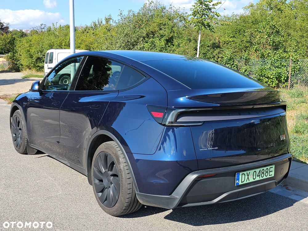 Tesla Model Y - 5