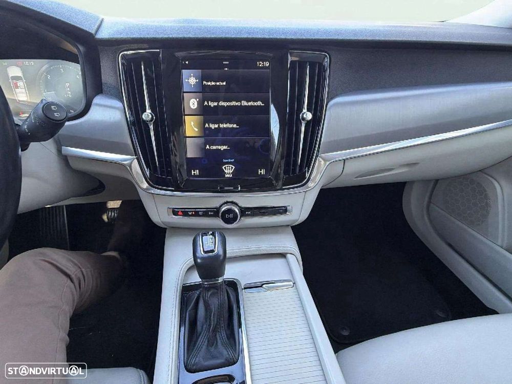 Volvo V90 2.0 D4 Momentum Plus Geartronic - 9