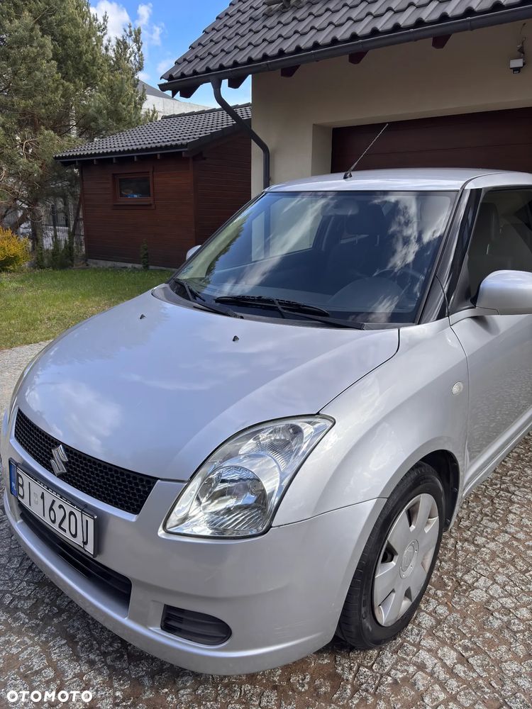 Suzuki Swift - 4