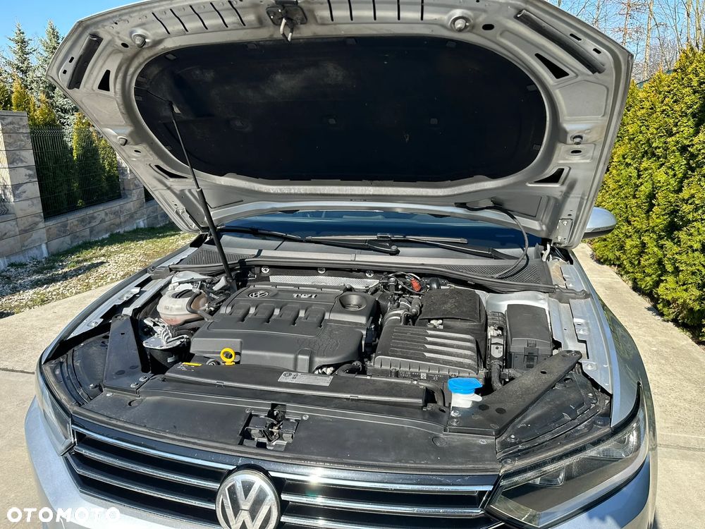 Volkswagen Passat 2.0 TDI SCR Highline - 17