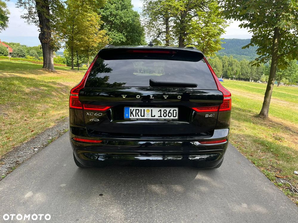 Volvo XC 60 B4 D AWD Geartronic Momentum Pro - 9