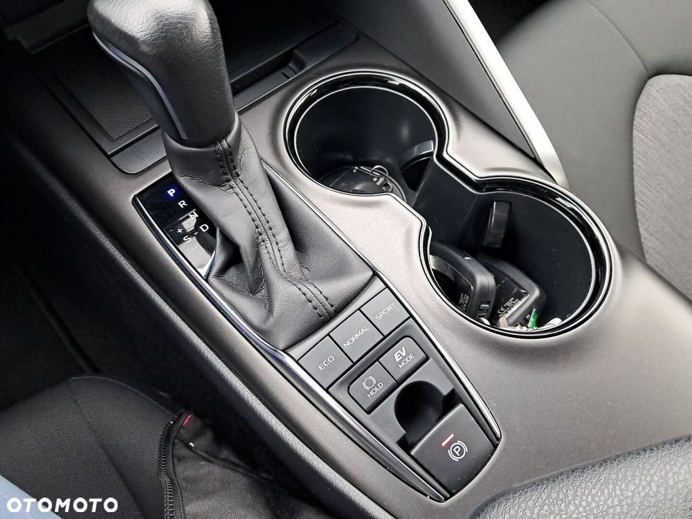 Toyota Camry 2.5 Hybrid Comfort CVT - 21
