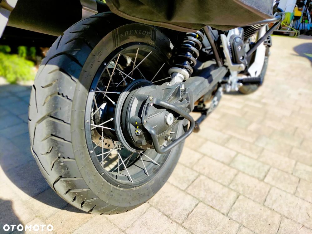 Moto Guzzi V85 - 8