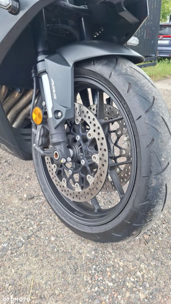Honda CBR - 14