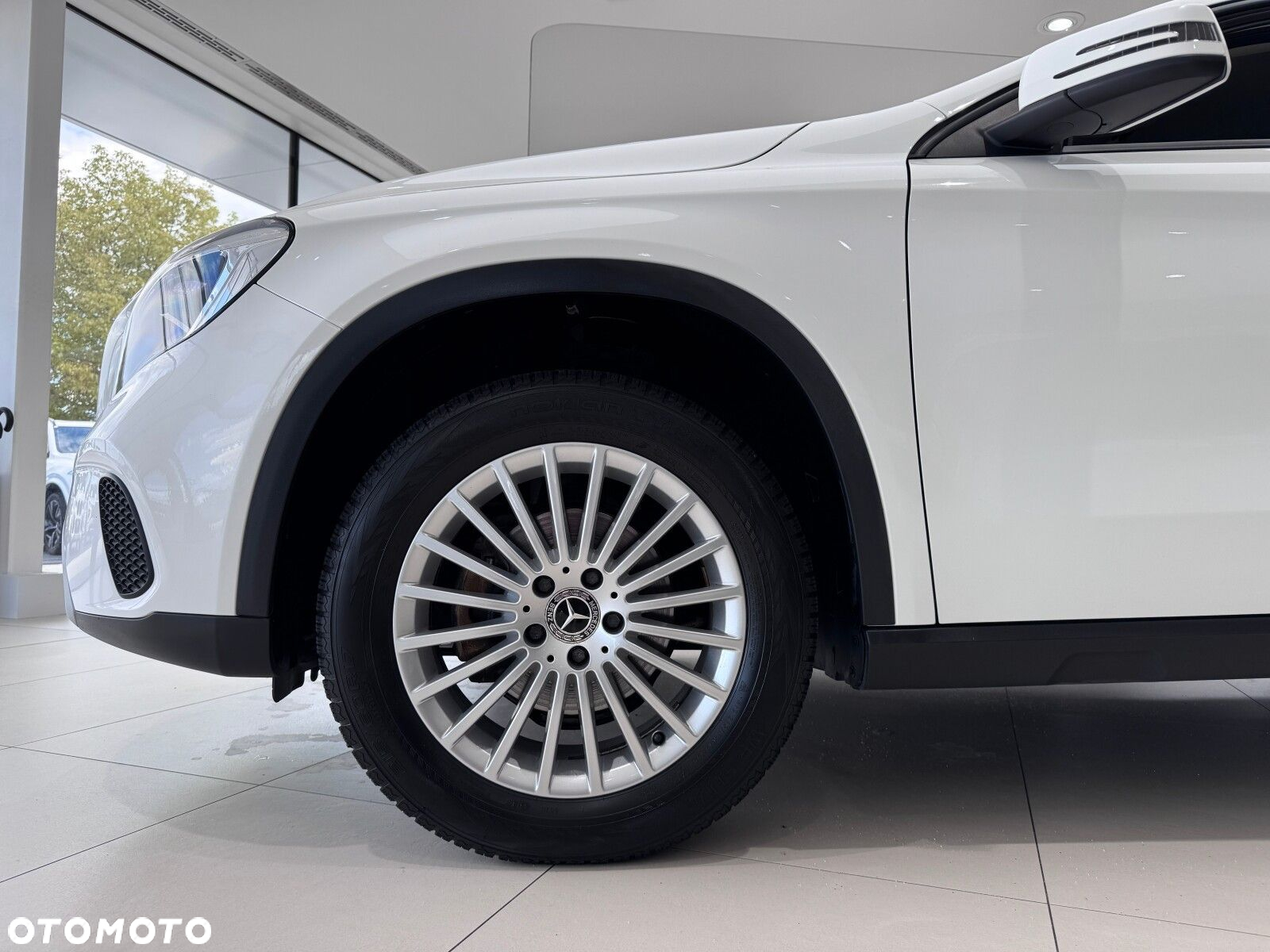 Mercedes-Benz GLA 200 d 7G-DCT - 18