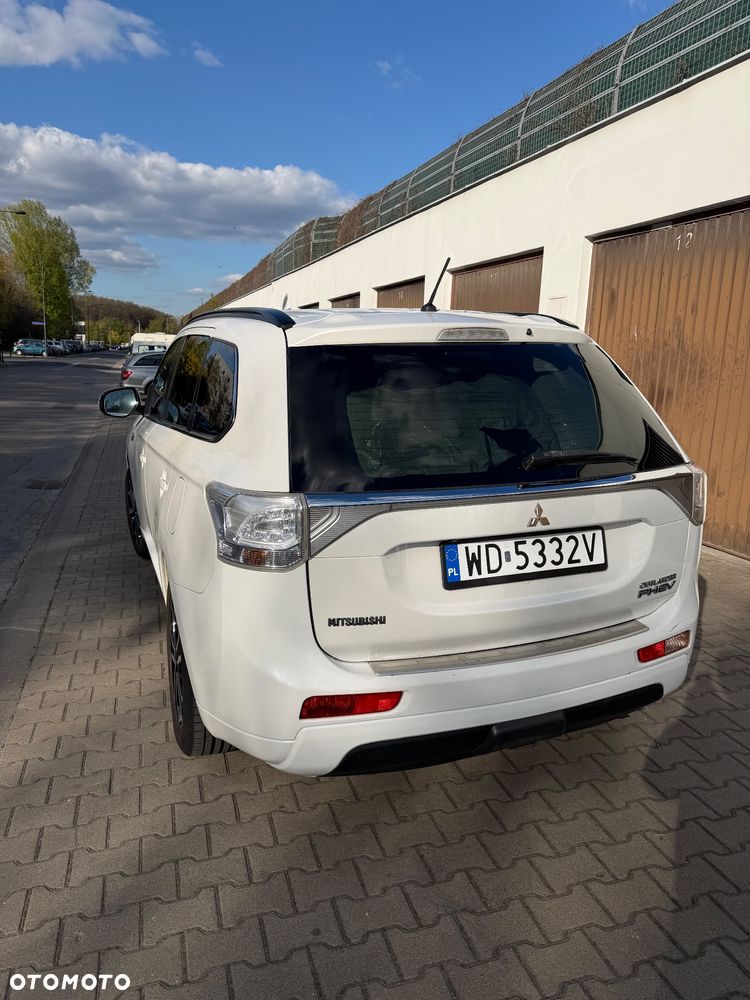 Mitsubishi Outlander - 14